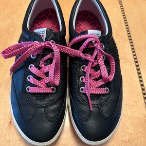 Women's Ecco Size 40 Hydromax Black & Pink Leather spikeless Golf Shoes